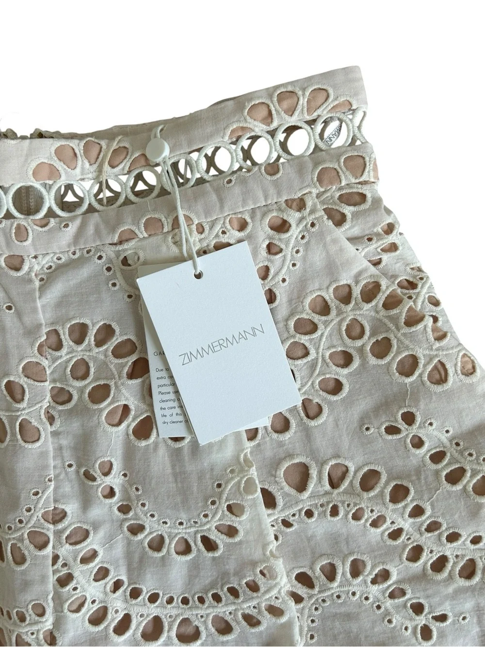 NWT Zimmermann Jaya Wave Scalloped Eyelet Short Size 0 US 2-4 Ivory - Picture 2 of 6